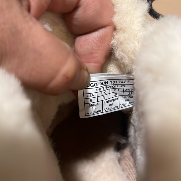 UGG JEOVANA MYSTERIOUS BOOTS WOMEN'S SIZE-5 - Picture 8 of 9